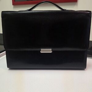 Black Italian Leather Briefcase Size MED, pockets Inside & Out